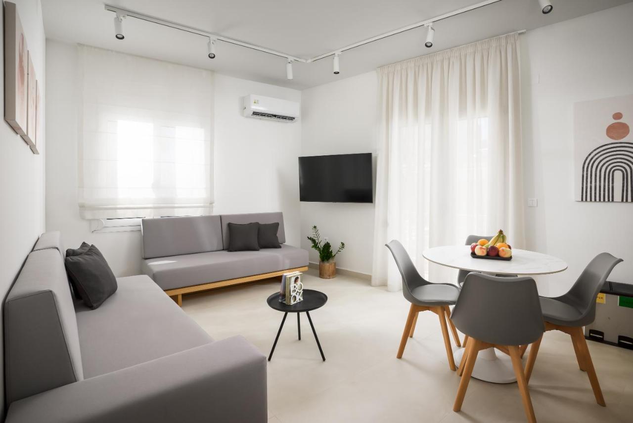 The H Experience - Eclectic Spacious Apartment Near Venetian Castle - 2 Heraklion  Exterior photo